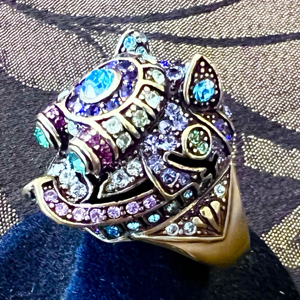 Heidi Daus Glittering Guardian Fu Dog Swarovski Crystals ring size 8 like new - Picture 7 of 11
